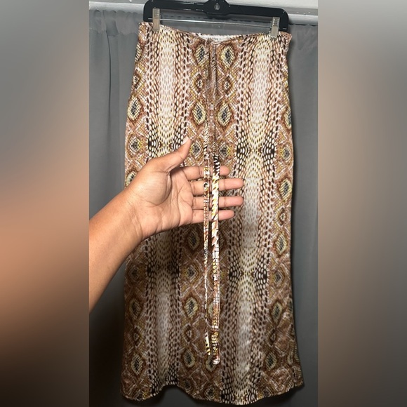 Rivir Patterned Snake Print 2 piece Set Crop Top & Midi Skirt Size Medium - Picture 8 of 16